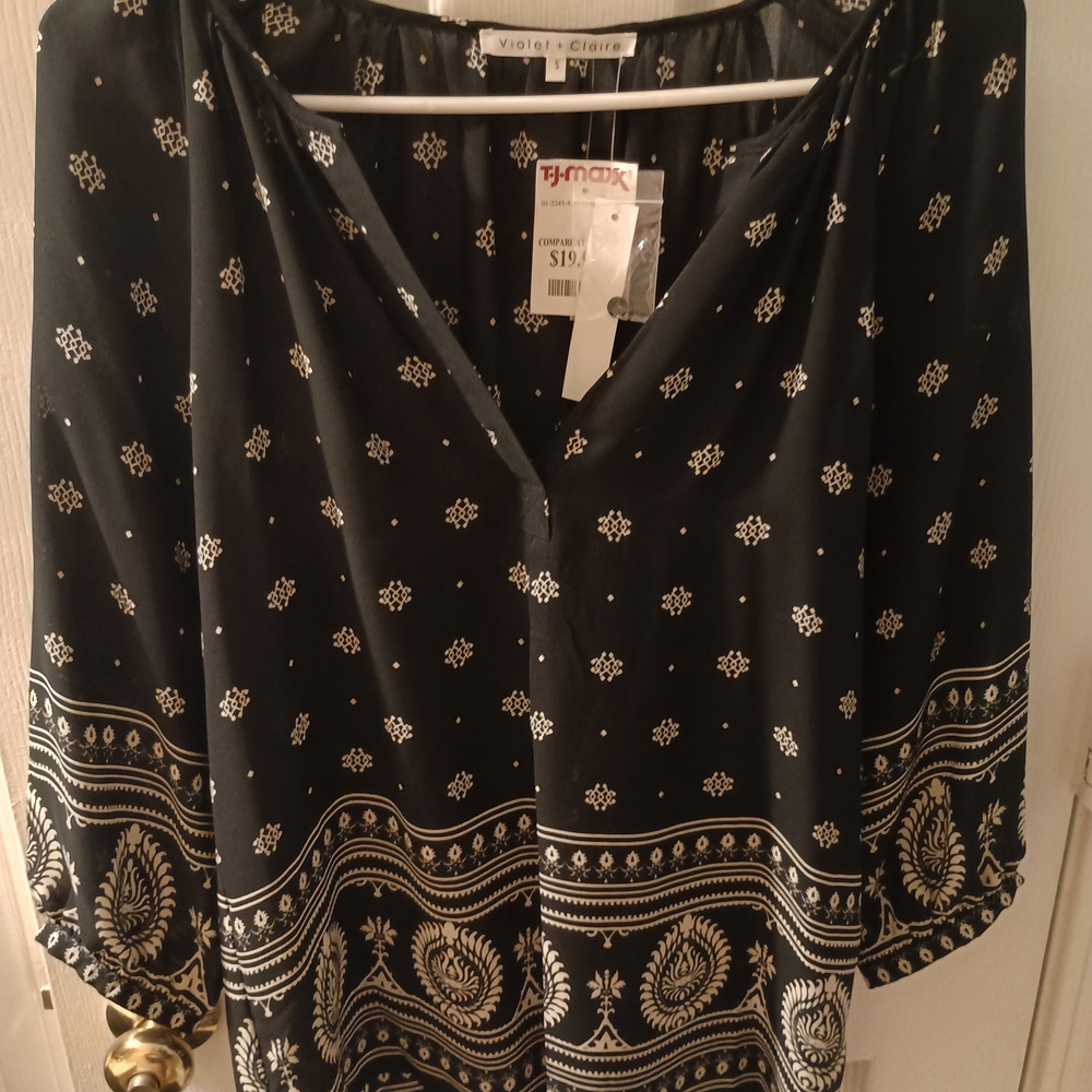 Violet & Claire Black Patterned Women's Top